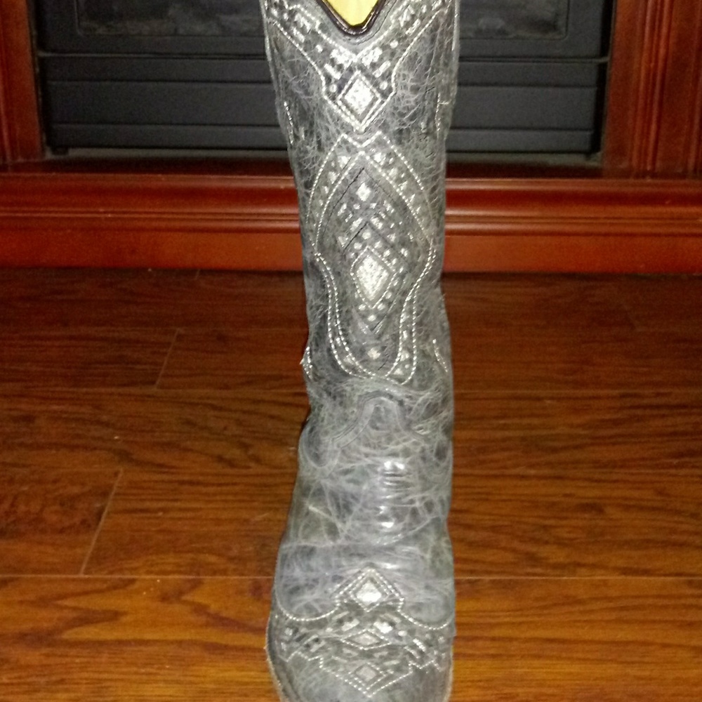 Corral boots